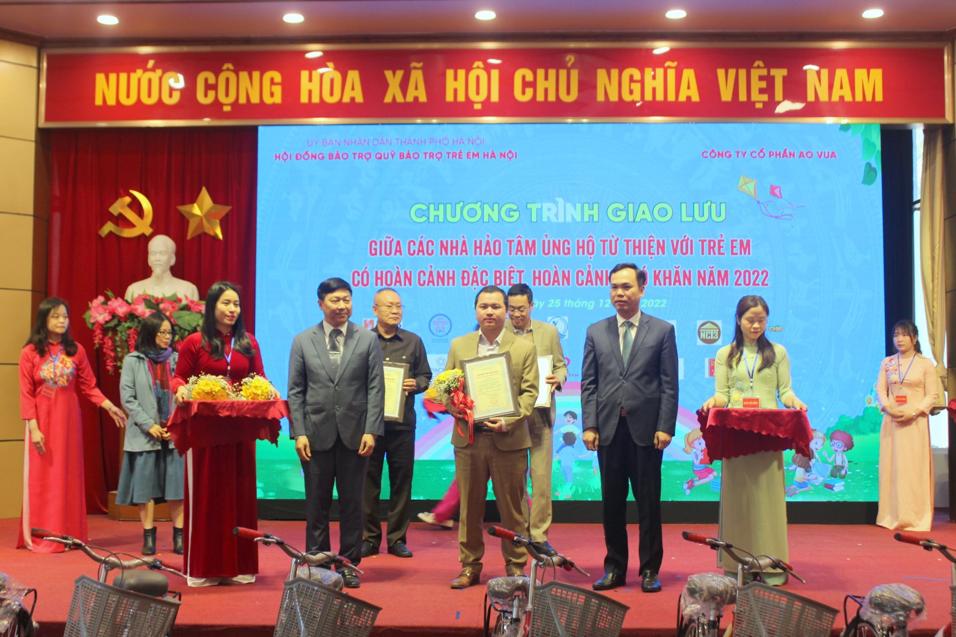 GHI NHẬN TẤM LÒNG VÀNG