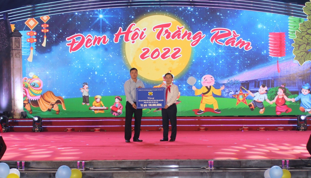 “Đêm hội trăng rằm” của trẻ em có hoàn cảnh khó khăn